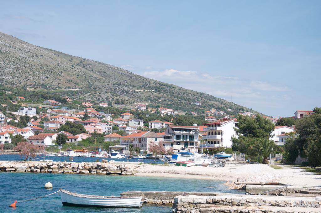 Arka Trogir Apartments - Seget Vranjica Exterior photo