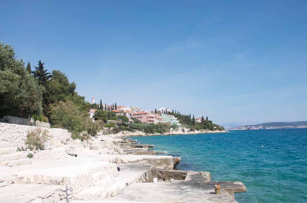 Arka Trogir Apartments - Seget Vranjica Exterior photo